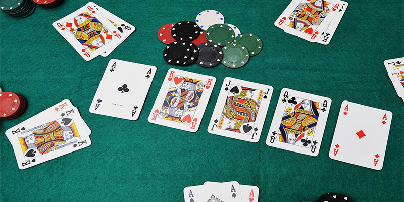 Lưu ý khi bảo quản và sử dụng Bộ Chơi Poker